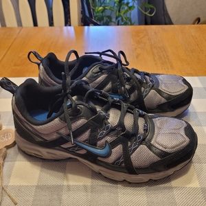 Men's Nike Shoes Size 10